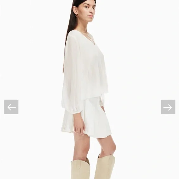 Wilfred
Daydreamer V-neck Blouse - Picture 12 of 14